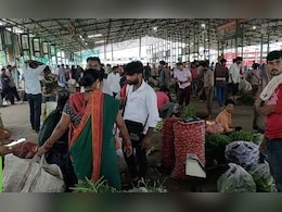 बारिश में टमाटर क्यों हुआ लाल, 100 रुपये किलो तक पहुंचा भाव, मुंबई से लेकर दिल्ली-NCR तक हाहाकार बारिश में टमाटर क्यों हुआ लाल, 100 रुपये किलो तक पहुंचा भाव, मुंबई से लेकर दिल्ली-NCR तक हाहाकार