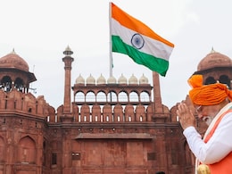 15 अगस्त पर इंडिया गेट या फिर कहीं और क्यों नहीं फहराया जाता है तिरंगा? जानें लाल किले में ऐसा क्या है खास 15 अगस्त पर इंडिया गेट या फिर कहीं और क्यों नहीं फहराया जाता है तिरंगा? जानें लाल किले में ऐसा क्या है खास