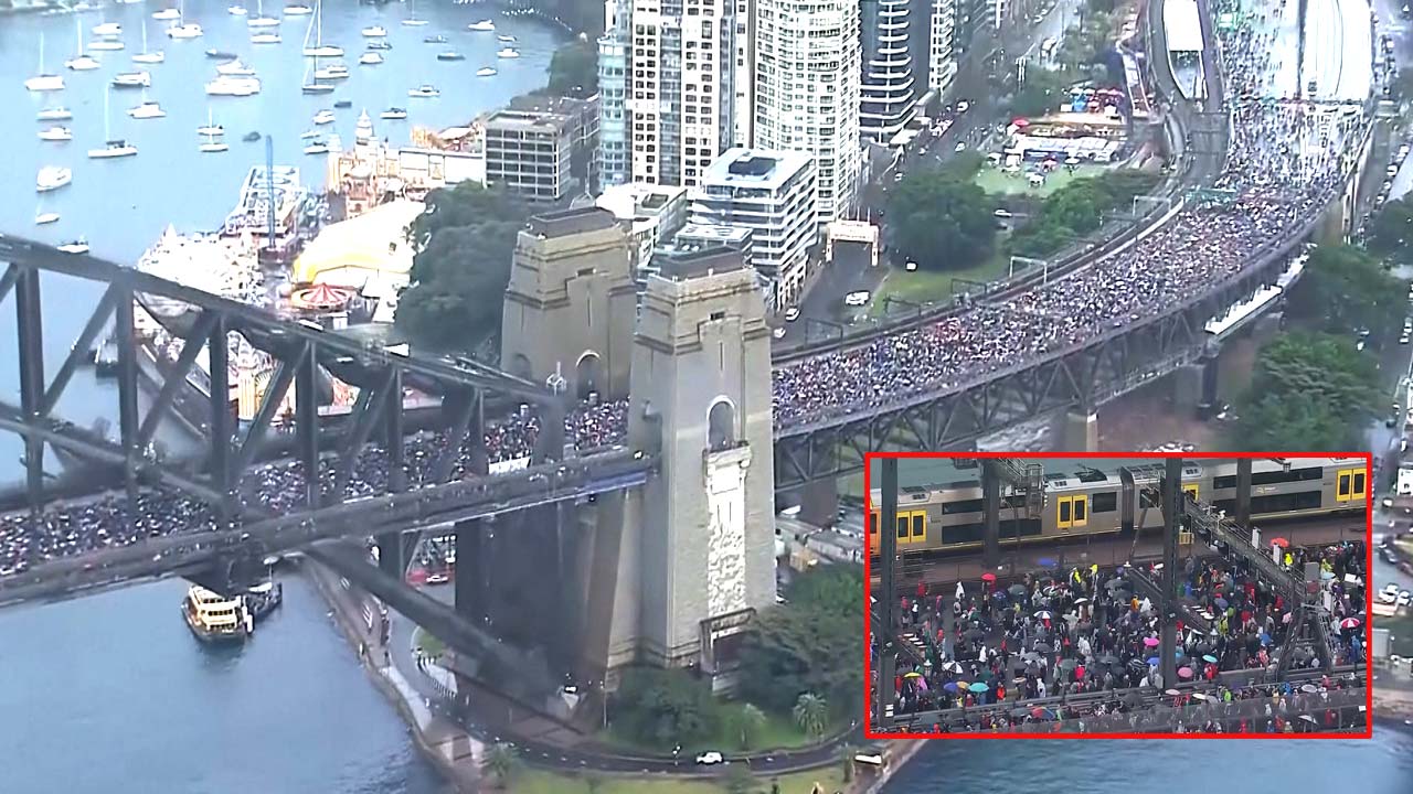 Thousands Join Pro-Palestinian March Over Sydney Harbour Bridge