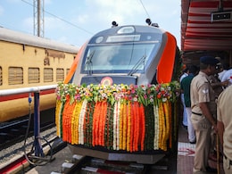 Nagpur Pune Vande Bharat: नागपूर, पुण्याहून वंदे भारत कधी सुटणार? स्टेशन आणि तिकीट दराबद्दलची सगळी माहिती Nagpur Pune Vande Bharat: नागपूर, पुण्याहून वंदे भारत कधी सुटणार? स्टेशन आणि तिकीट दराबद्दलची सगळी माहिती