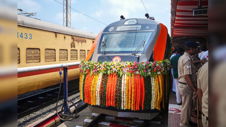 Mumbai Nanded Vande Bharat: नांदेड- मुंबई ' वंदे भारत'ने उघडले समृद्धीचे दार, मराठवाड्याला कसा होणार फायदा?