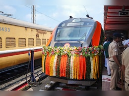 Mumbai Nanded Vande Bharat: नांदेड- मुंबई ' वंदे भारत'ने उघडले समृद्धीचे दार, मराठवाड्याला कसा होणार फायदा? Mumbai Nanded Vande Bharat: नांदेड- मुंबई ' वंदे भारत'ने उघडले समृद्धीचे दार, मराठवाड्याला कसा होणार फायदा?