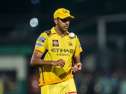"I Said I'll Play Ahead Of Muttiah Muralitharan": R Ashwin Reveals He Stunned CSK Camp "I Said I'll Play Ahead Of Muttiah Muralitharan": R Ashwin Reveals He Stunned CSK Camp