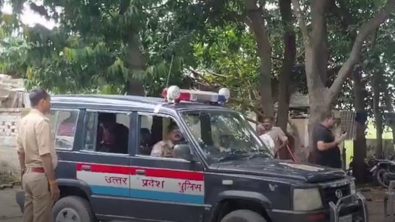 गूगल मैप बनाने आए थे, गांव वालों ने सोचा कुछ गड़बड़ है, कर दिया कांड गूगल मैप बनाने आए थे, गांव वालों ने सोचा कुछ गड़बड़ है, कर दिया कांड