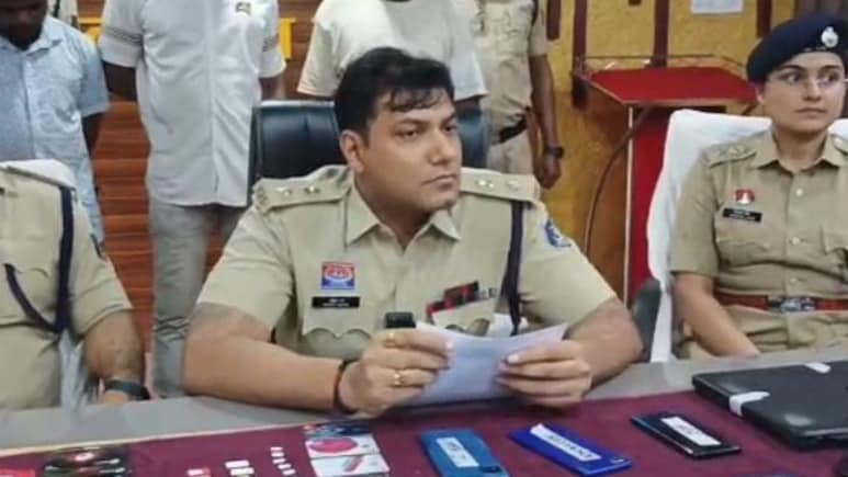 अफ्रीकी मूल के 3 जालसाज अरेस्ट, भारतीय महिलाओं से सोशल मीडिया पर करते दोस्ती; फिर ठगी के लिए अपनाते ये रास्ता