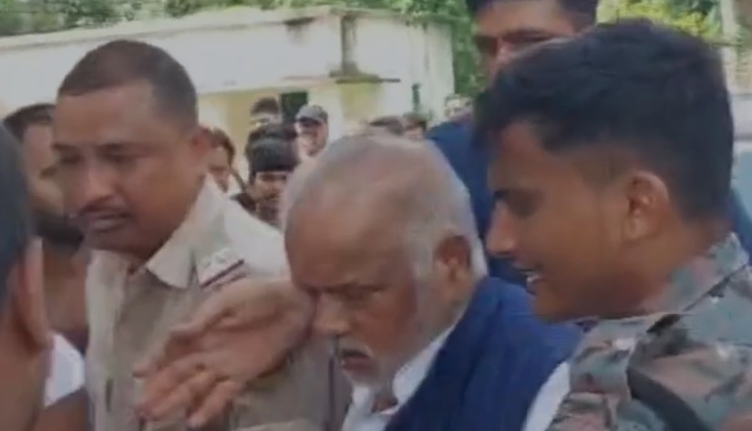 बिहार में मंत्री-विधायक पर हमला, ग्रामीणों ने दौड़ाया, भागकर मुश्किल से बचाई जान
