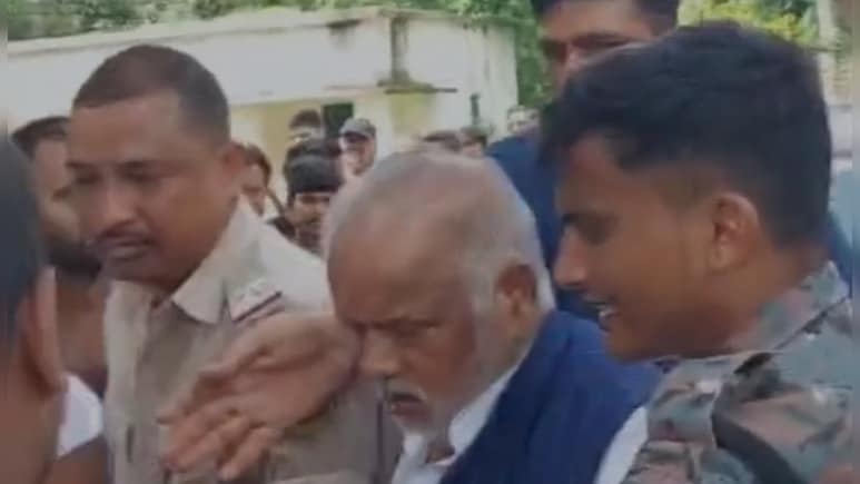 बिहार में मंत्री-विधायक पर हमला, ग्रामीणों ने दौड़ाया, भागकर मुश्किल से बचाई जान