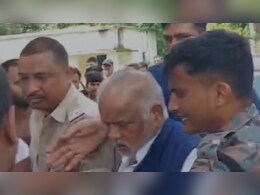बिहार में मंत्री-विधायक पर हमला, ग्रामीणों ने दौड़ाया, भागकर मुश्किल से बचाई जान बिहार में मंत्री-विधायक पर हमला, ग्रामीणों ने दौड़ाया, भागकर मुश्किल से बचाई जान