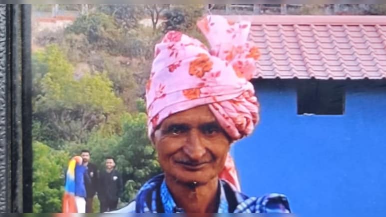 उदयपुर में बेटे के सामने नॉनवेज दुकानदार को पीट-पीटकर मार डाला, पैसा मांगने पर बढ़ा विवाद उदयपुर में बेटे के सामने नॉनवेज दुकानदार को पीट-पीटकर मार डाला, पैसा मांगने पर बढ़ा विवाद