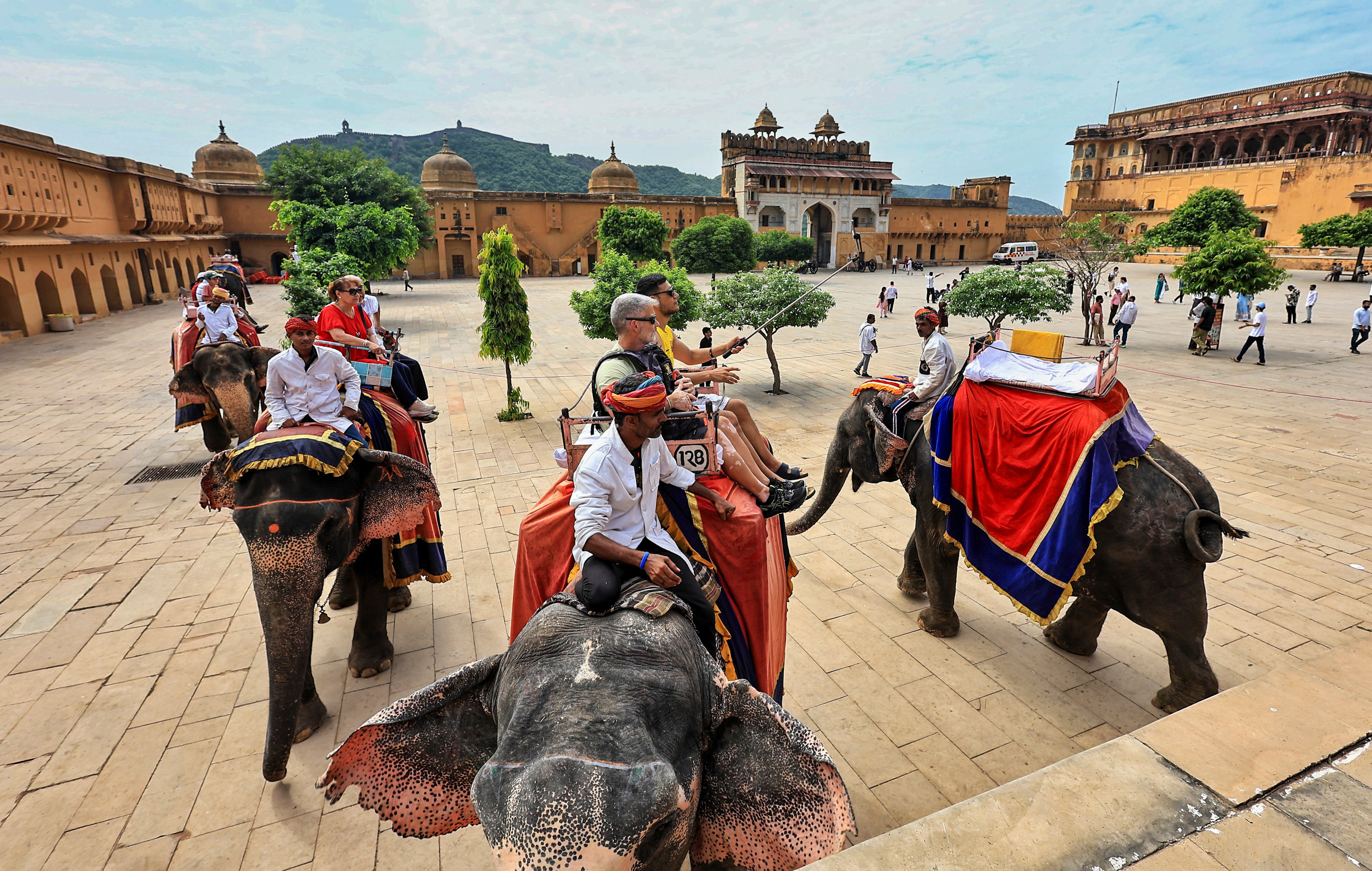 India Sees Surge In Foreign Tourists Despite Decline In Visitors From Bangladesh
