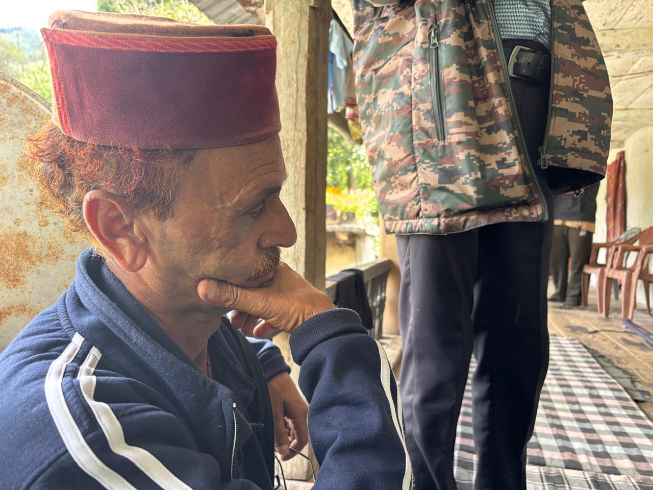 शुभम के पिता. शुभम के पिता.