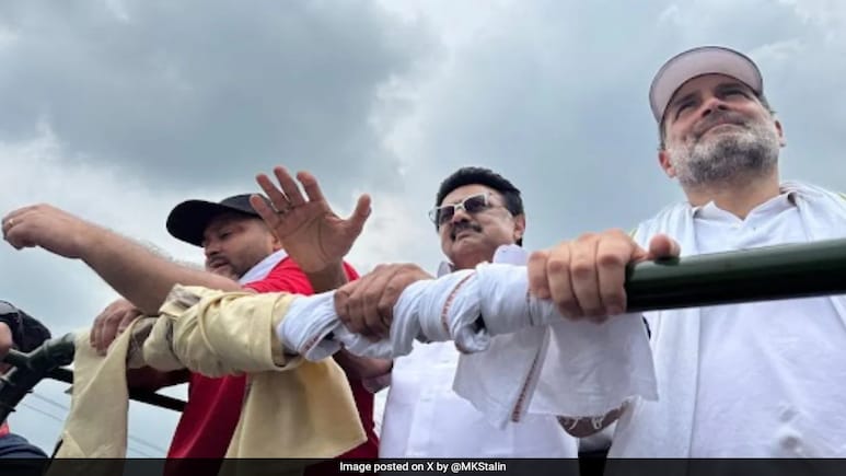 MK Stalin's Photo With Rahul Gandhi, Tejashwi Yadav Sparks DMK-BJP Face-Off MK Stalin's Photo With Rahul Gandhi, Tejashwi Yadav Sparks DMK-BJP Face-Off