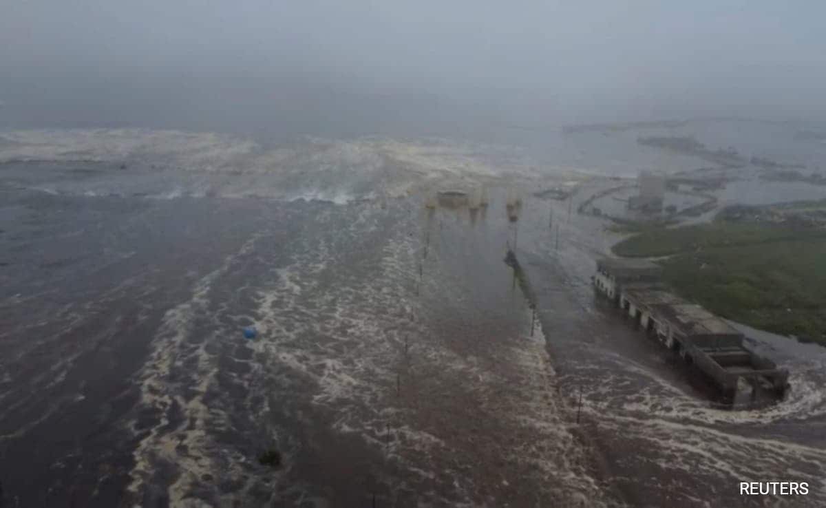 Руското министерство за спешни служби вдигна предупреждение за цунами за