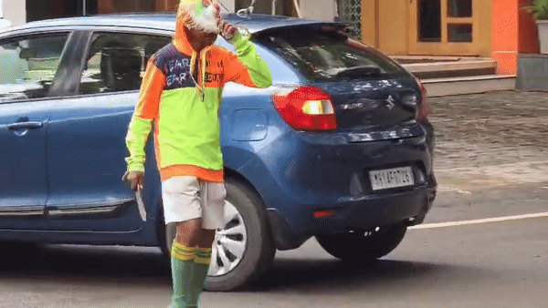 मुंह पर मास्क, हाथ में चाकू... कौन है ये सिरफिरा, जिसने पुणे शहर में मचाई सनसनी