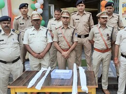 Bus Robbery: यात्री बस लूट की योजना बना रहे थे 5 युवक, पुलिस ने दी दबिश, हथियार सहित पांच आरोपी गिरफ्तार, कार जब्त