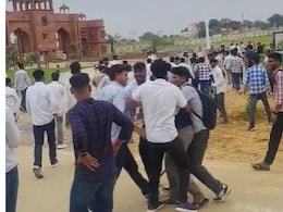 सीकर: शेखावाटी विश्वविद्यालय में NSUI, ABVP और SFI के छात्र आपस में भिड़े, फीस बढ़ाने को लेकर हुआ विवाद  सीकर: शेखावाटी विश्वविद्यालय में NSUI, ABVP और SFI के छात्र आपस में भिड़े, फीस बढ़ाने को लेकर हुआ विवाद