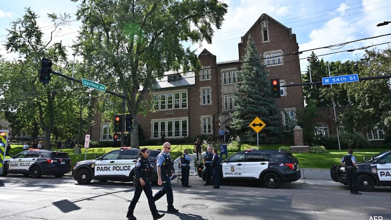 Hundreds Honour 2 Children Killed, 17 Injured In Minneapolis School Shooting