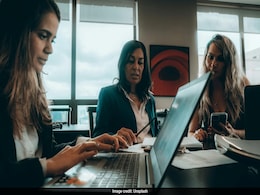 US Woman Files HR Complaint Against Co-Worker For Not Being Invited To Wedding: "Creating a hostile environment" US Woman Files HR Complaint Against Co-Worker For Not Being Invited To Wedding: "Creating a hostile environment"