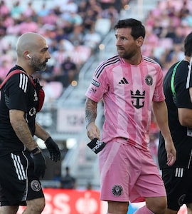 Lionel Messi Exits Early With Injury In Inter Miamis Leagues Cup Win