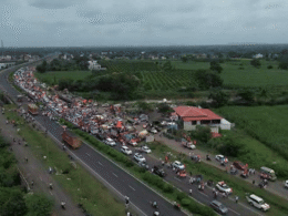 मनोज जरांगे संग जालना जिले से मुंबई के लिए निकले मराठा समर्थकों का ड्रोन शॉट देखिए मनोज जरांगे संग जालना जिले से मुंबई के लिए निकले मराठा समर्थकों का ड्रोन शॉट देखिए