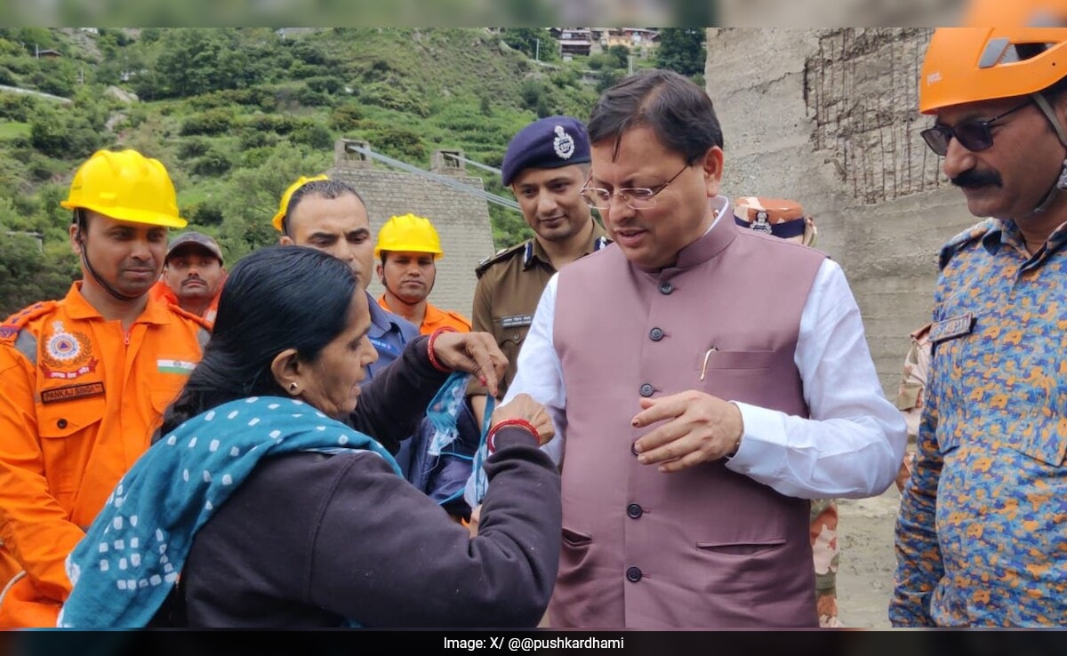 Турист от Гуджарат разкъсва част от нейната дупата и я