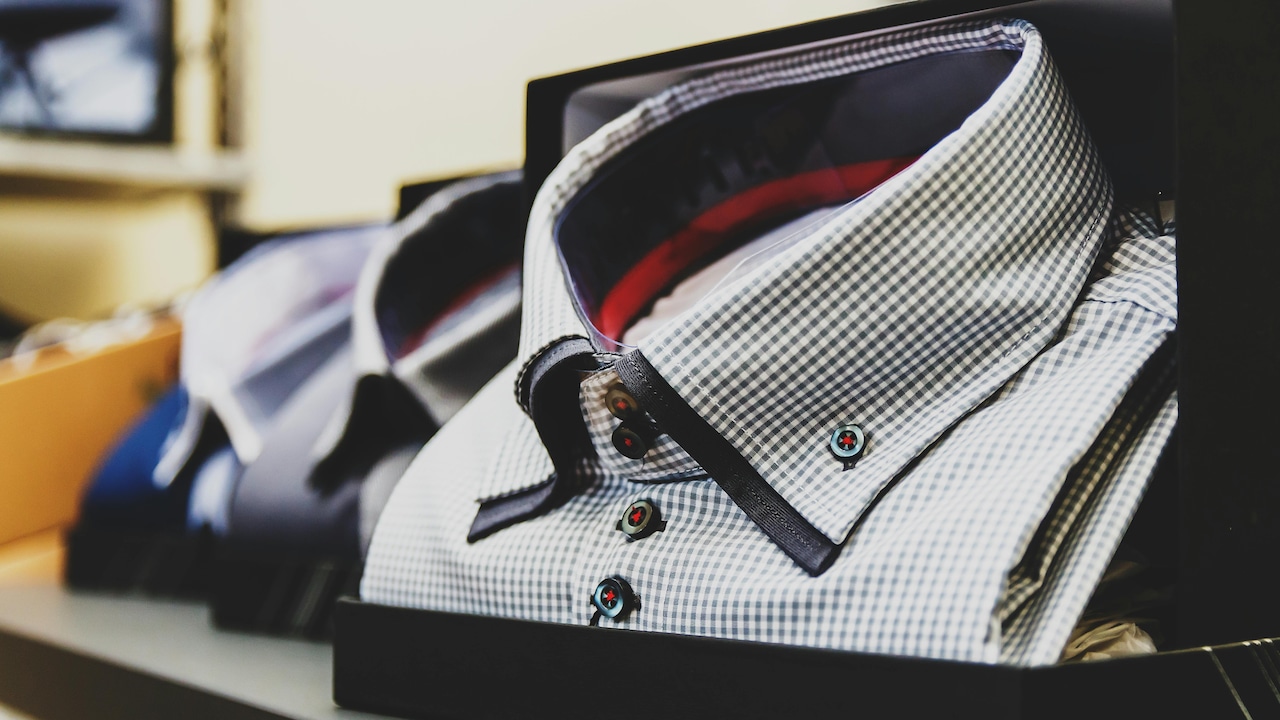 Check out this list of the top 5 casual shirts for men under ₹1,500.
