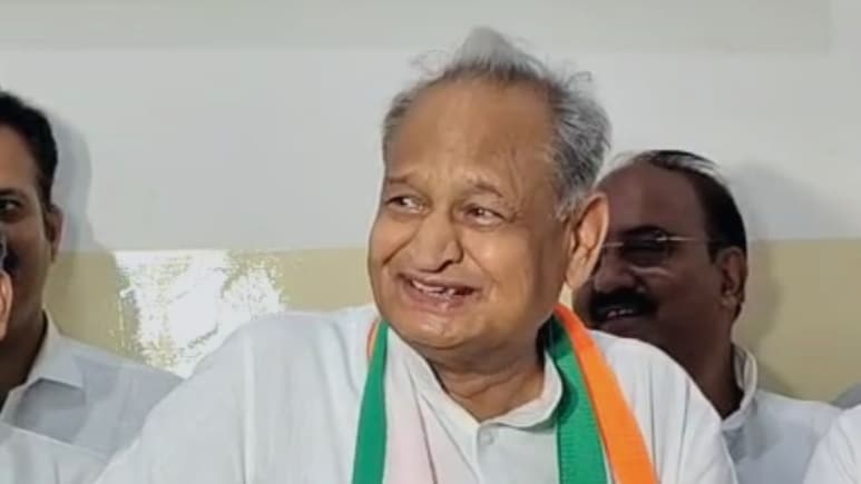 Rajasthan: गहलोत का केंद्र सरकार पर वार, बोले- राहुल गांधी की यात्रा से घबराकर लाए जा रहे हैं नए कानून