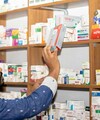 Medical store खोलने के लिए कौनसी डिग्री चाहिए और 1 लाइसेंस से कितने स्टोर खोल सकते हैं?