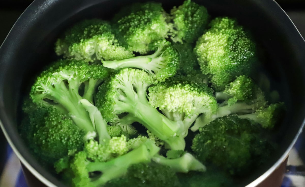 Purple Sweet Potatoes To Green Tea: Doctor Lists 5 Foods That May Lower Cancer Risk