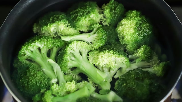 Purple Sweet Potatoes To Green Tea: Doctor Lists 5 Foods That May Lower Cancer Risk