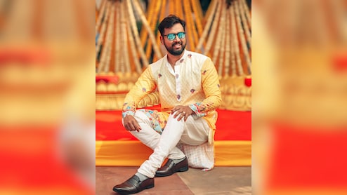 Myntra Sale: ट्रेडिशनल लुक के लिए परफेक्ट हैं ये ट्रेंडी mens आउटफिट, कीमत भी है मात्र 2000 रुपए के अंदर