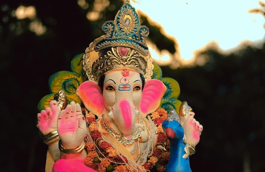 LIVE: पूरे देश में गणेशोत्सव की धूम, महाराष्ट्र के पंडालों में भक्तों की भीड़