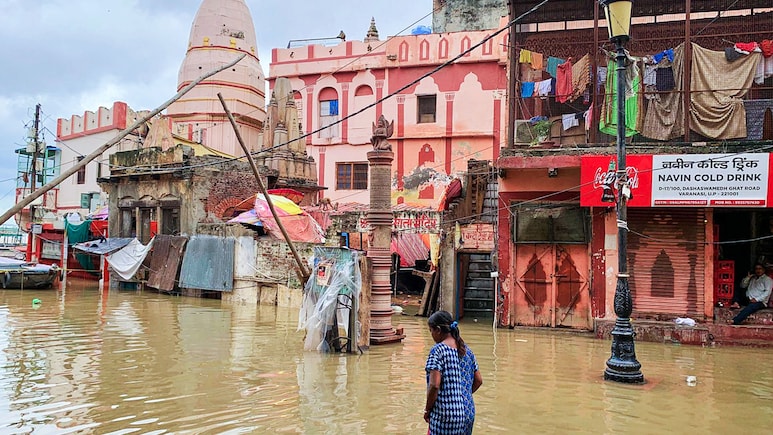 Rising Ganga Floods Varanasi Ghats; Rituals Being Held On Rooftops