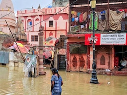 Rising Ganga Floods Varanasi Ghats; Rituals Being Held On Rooftops Rising Ganga Floods Varanasi Ghats; Rituals Being Held On Rooftops