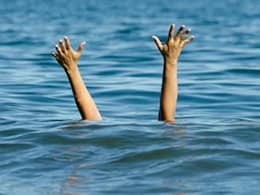 Rajasthan: ब्यावर में हादसा, बड़ी बहन डूबी तो छोटी करने लगी मदद; दोनों की दर्दनाक मौत Rajasthan: ब्यावर में हादसा, बड़ी बहन डूबी तो छोटी करने लगी मदद; दोनों की दर्दनाक मौत
