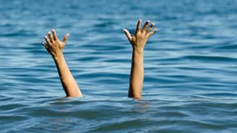 Rajasthan: ब्यावर में हादसा, बड़ी बहन डूबी तो छोटी करने लगी मदद; दोनों की दर्दनाक मौत Rajasthan: ब्यावर में हादसा, बड़ी बहन डूबी तो छोटी करने लगी मदद; दोनों की दर्दनाक मौत