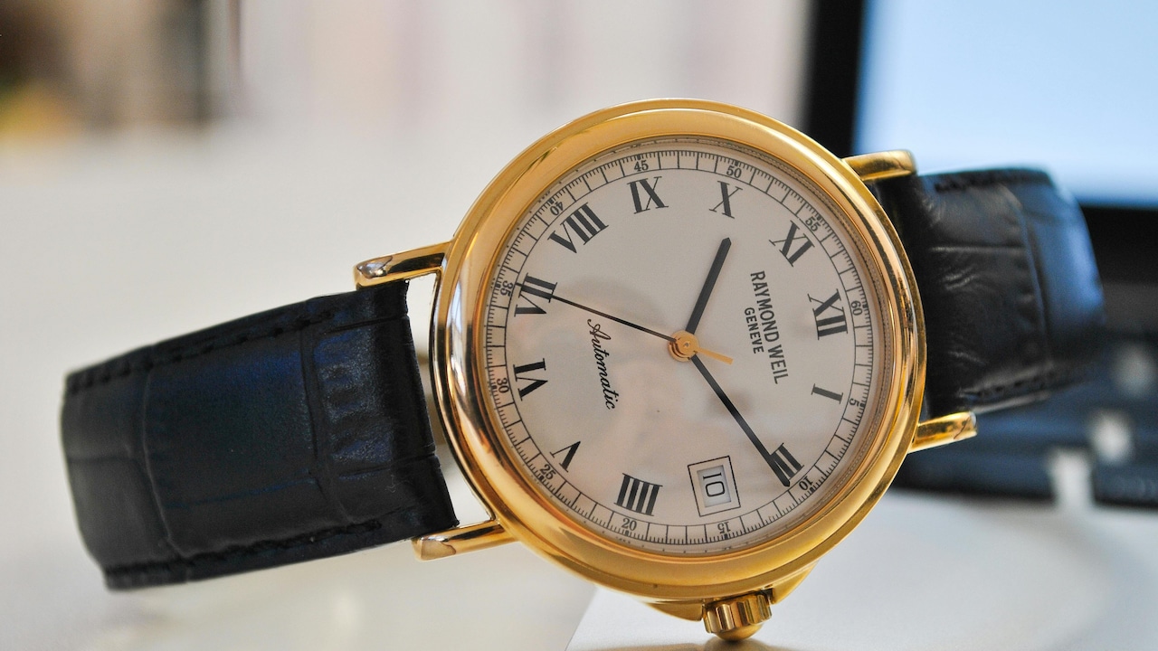 Consider bezel size and dial details to find something of your fashion preference