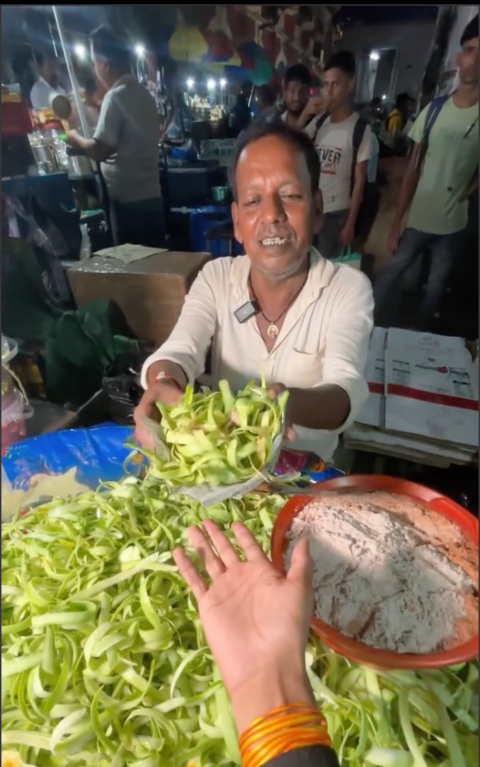 Kolkata Vendor Selling Cucumber Peels Gets Mixed Reactions From The Foodies Kolkata Vendor Selling Cucumber Peels Gets Mixed Reactions From The Foodies