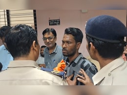 PM Awas Yojana: 'अब सरकारी आवास के लिए करनी पड़ेगी आत्महत्या', परेशानी सुनाते हुए कलेक्ट्रेट में चिल्लाया युवक PM Awas Yojana: 'अब सरकारी आवास के लिए करनी पड़ेगी आत्महत्या', परेशानी सुनाते हुए कलेक्ट्रेट में चिल्लाया युवक