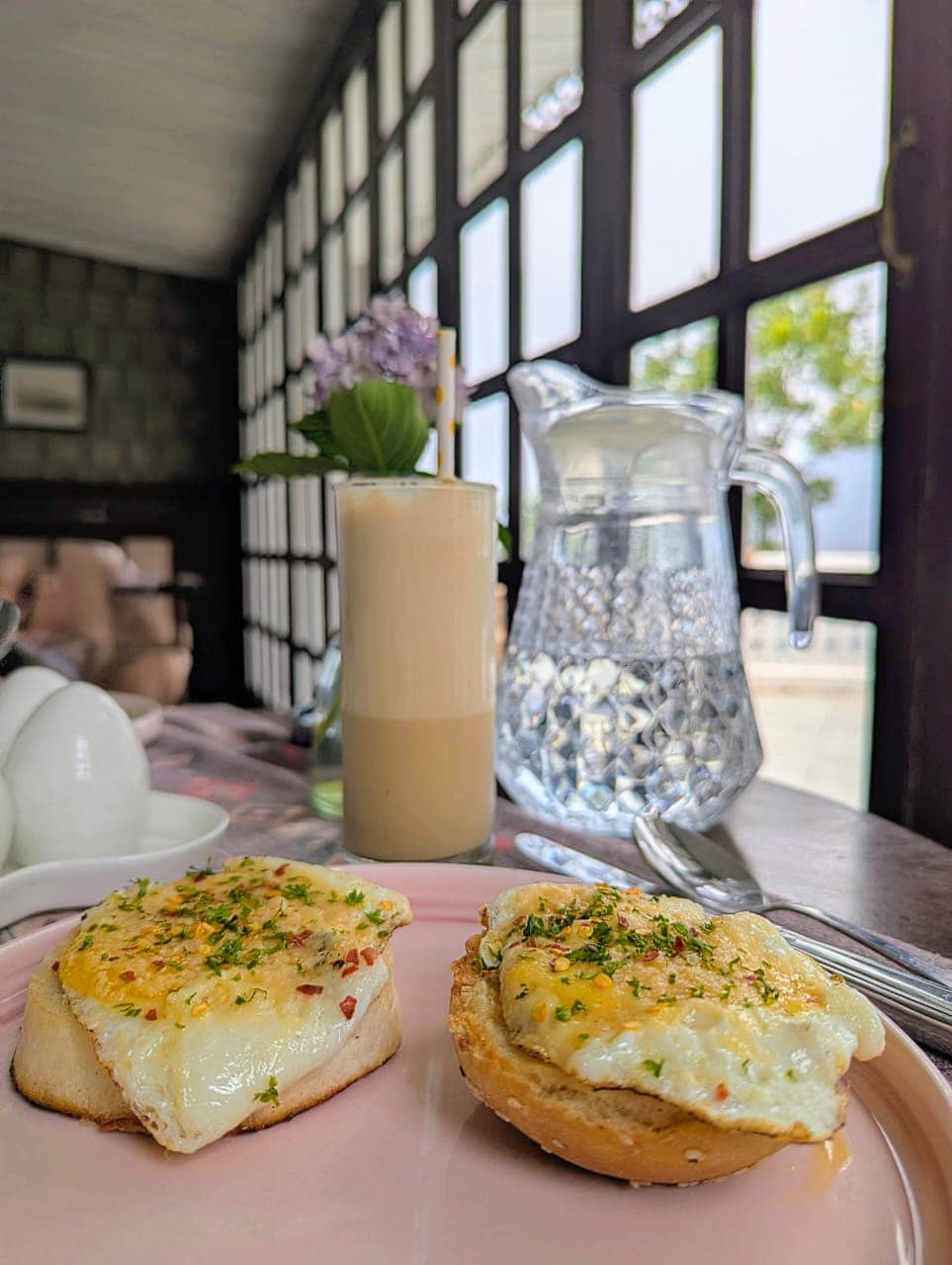 Himachali bun at Duchess Lounge. Photo: Author Himachali bun at Duchess Lounge. Photo: Author