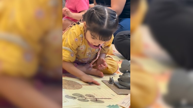 बिपाशा बसु की बेटी देवी ने नन्हे हाथों से बनाईं गणपति बप्पा की मूर्ति, गणेश चतुर्थी पर वीडियो जीत लेगा दिल बिपाशा बसु की बेटी देवी ने नन्हे हाथों से बनाईं गणपति बप्पा की मूर्ति, गणेश चतुर्थी पर वीडियो जीत लेगा दिल