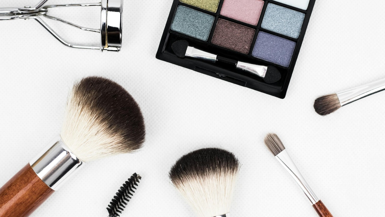 Get Ready In 10 Minutes: Easy Makeup Tips For Busy Mornings