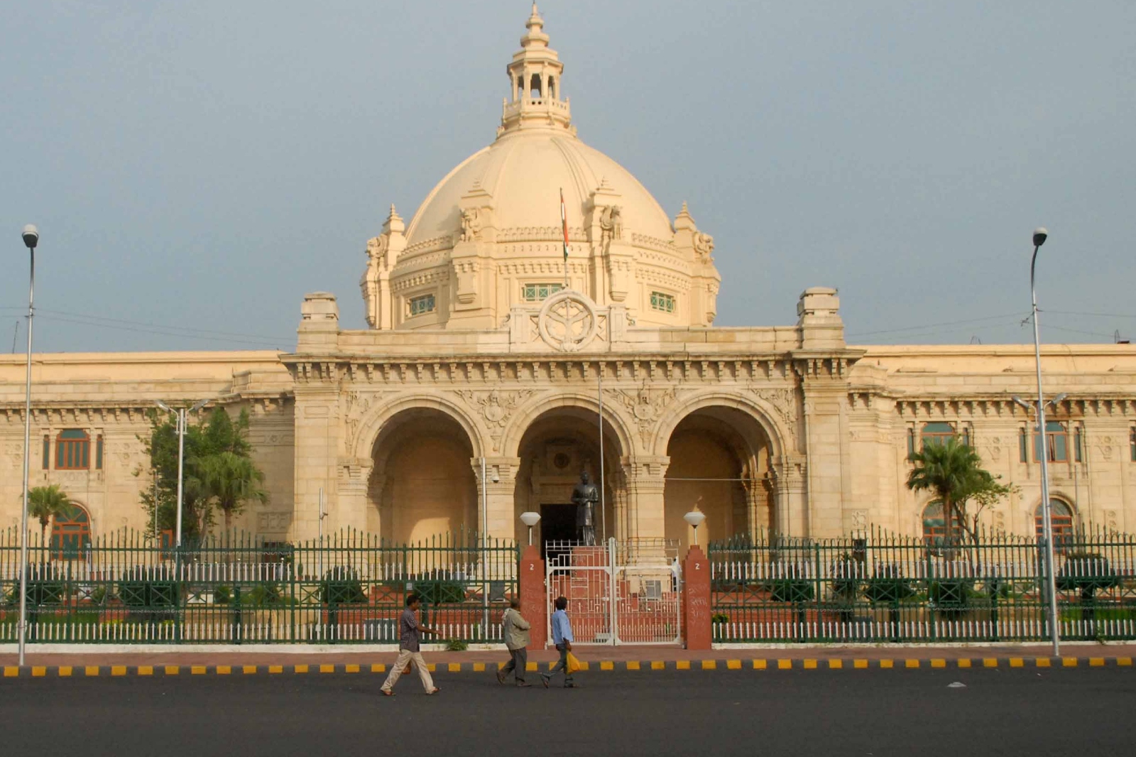 आजादी के 100 साल पूरे होने पर कैसा होगी यूपी, विधानसभा में प्लान पेश करेंगे मंत्री, सीएम योगी ने संभाली कमान