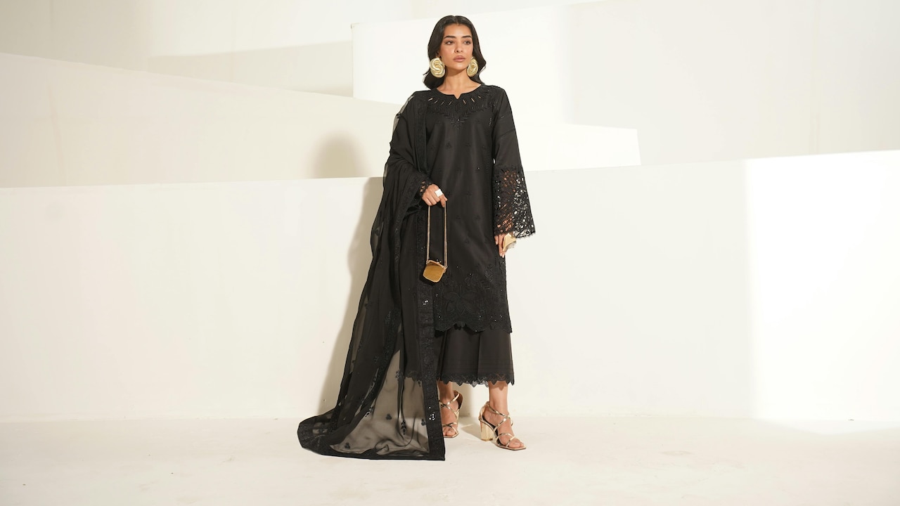 Workwear Made Easy: How To Pair Viscose Rayon Kurtas With The Trousers