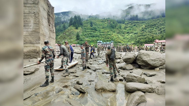 Exclusive: हर तरफ तबाही का मंजर... मलबे के बीच फंसी जिंदगी को तलाशता बचाव दल, देखें तस्वीरें Exclusive: हर तरफ तबाही का मंजर... मलबे के बीच फंसी जिंदगी को तलाशता बचाव दल, देखें तस्वीरें