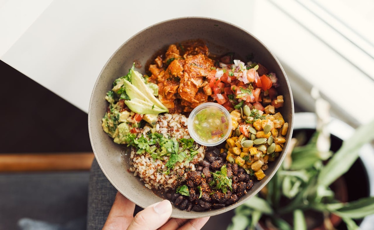 Freshly cooked poultry, grains like quinoa, etc can be consumed on a low histamine diet Freshly cooked poultry, grains like quinoa, etc can be consumed on a low histamine diet