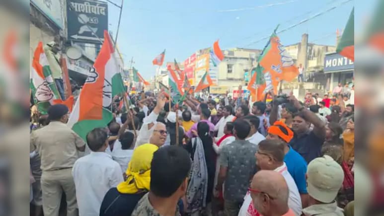 पटना के बाद मुजफ्फरपुर में BJP-कांग्रेस कार्यकर्त्ताओं में भिड़ंत, राहुल-तेजस्वी सहित सैकड़ों लोगों पर मामला दर्ज