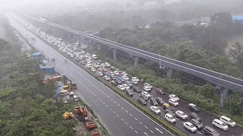 Heavy Rain Leads To Massive Traffic Jam In Mumbai, Many Areas Flooded