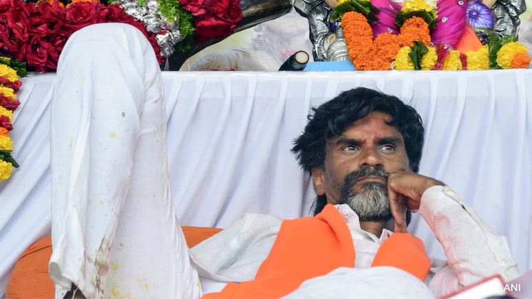 "Marathwada Marathas Must Be Declared Kunbis": Activist Jarange Patil "Marathwada Marathas Must Be Declared Kunbis": Activist Jarange Patil