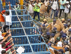 RG Kar Protest: 5 Kolkata Cops Injured, 6 FIR&#039;s Registered To Probe Violence